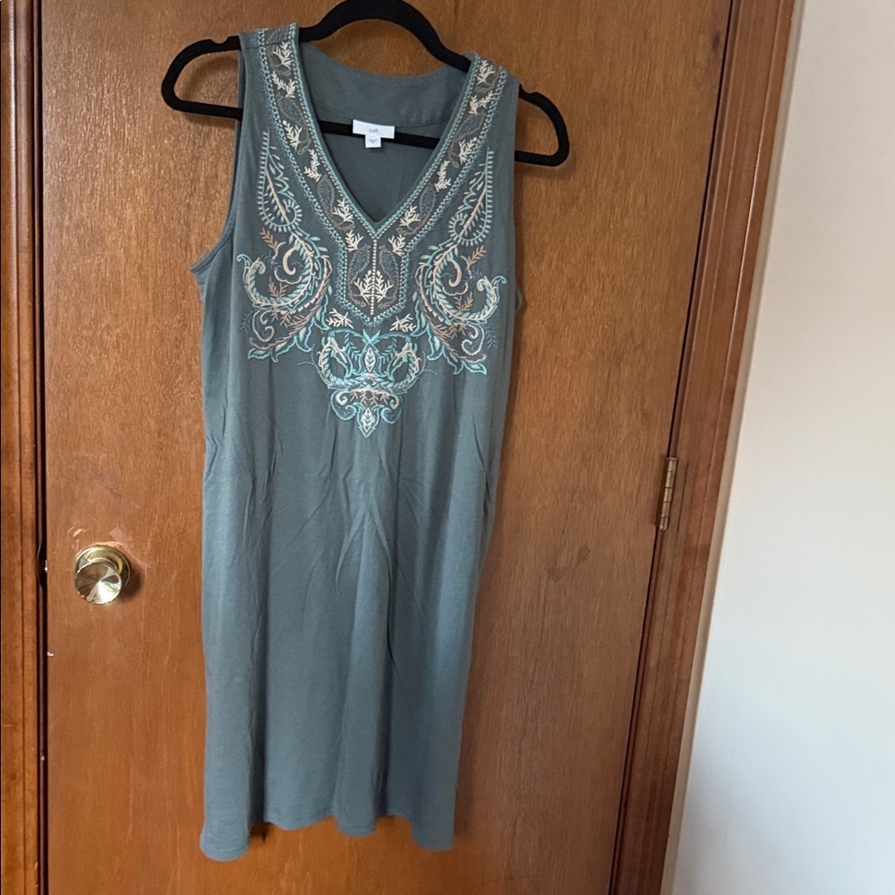 J. Jill Sage Green Embroidered V-Neck Sleeveless Dress